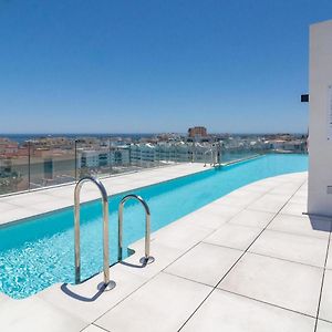 Inf32L- Modern City Apartment, Families Only